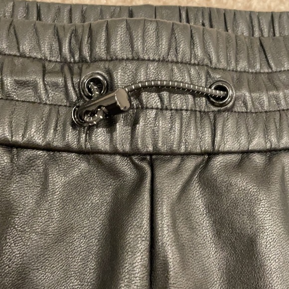 Wilfred Free faux leather shorts - Picture 3 of 7